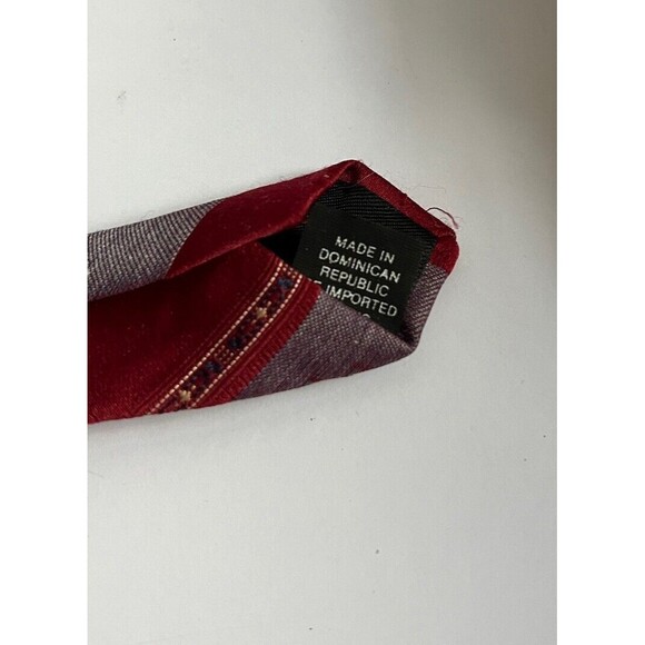 Vintage Westchester Classics Men's Necktie Red Purple Pattern Polyester - Picture 5 of 6